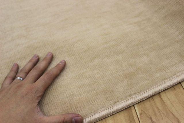 カーペットベージュ