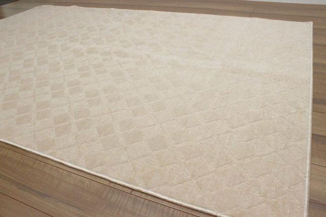 カラーアイボリー