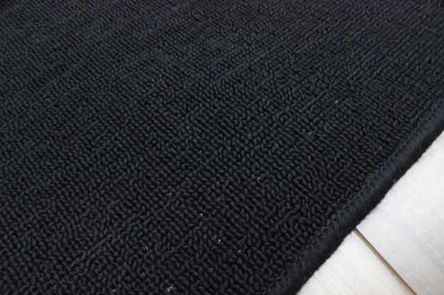 カーペット　黒