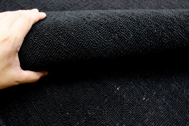 カーペット　黒