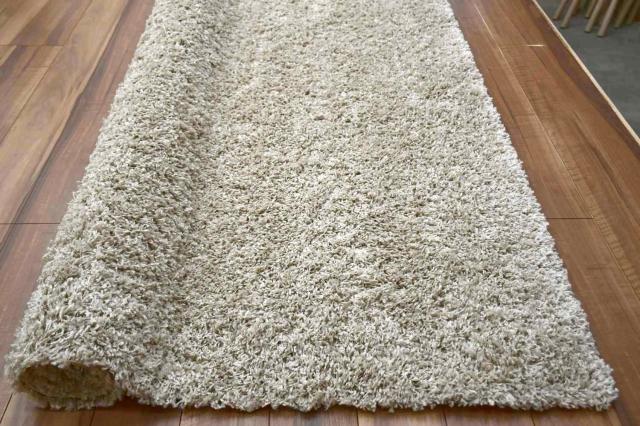 ベージュ色のラグ