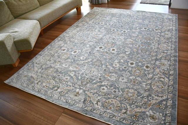 ブルーグレー色