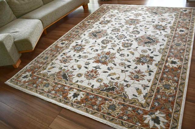 ブラウンベージュ系