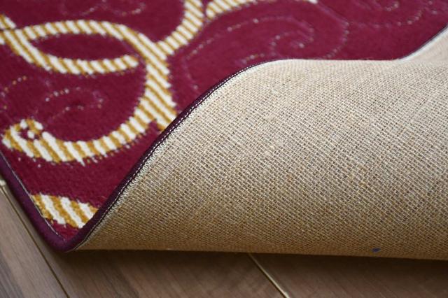 カーペット裏は麻