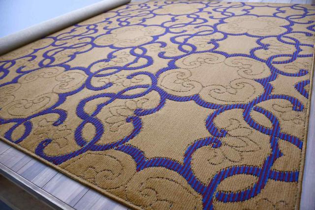 ベージュとブルーの色合い