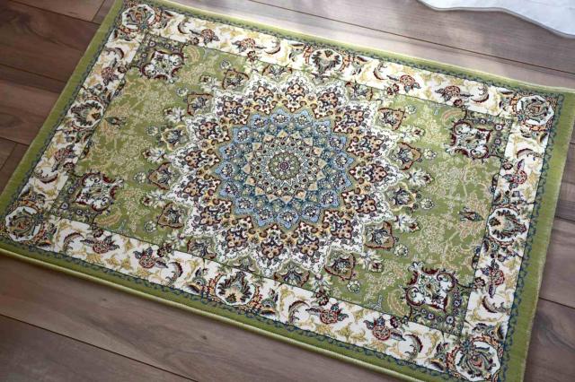 ピスタチオグリーン