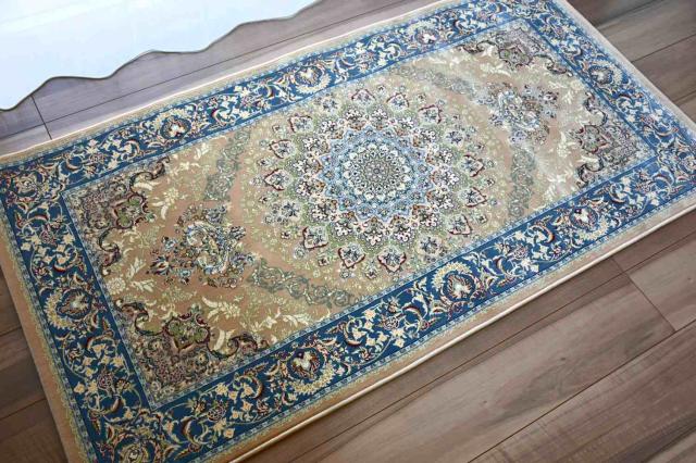 上品なベージュ系