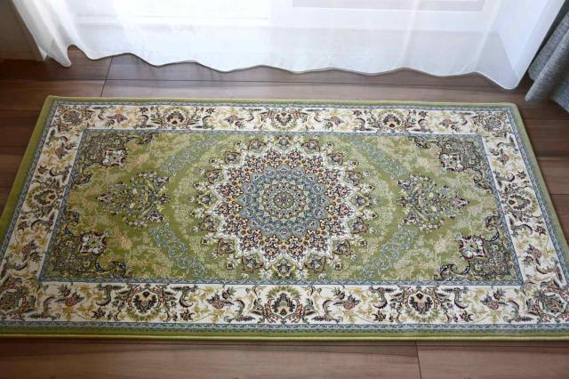 ピスタチオグリーン