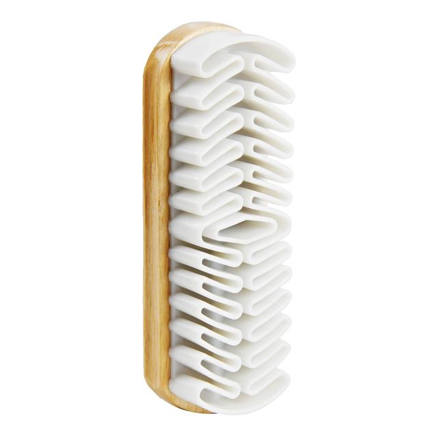 汚れをしっかり吸着するゴム製ブラシ