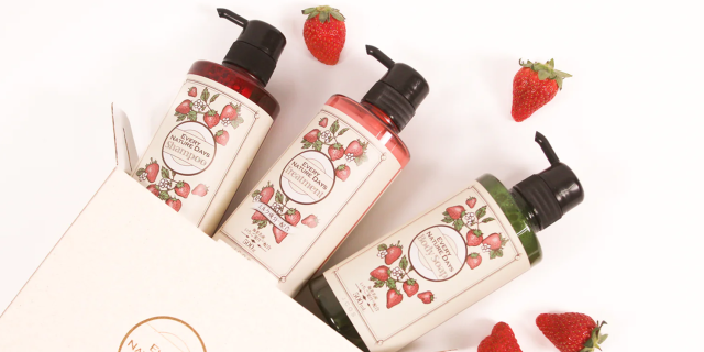 イチゴ シャンプー 果実 保湿 ダメージケア