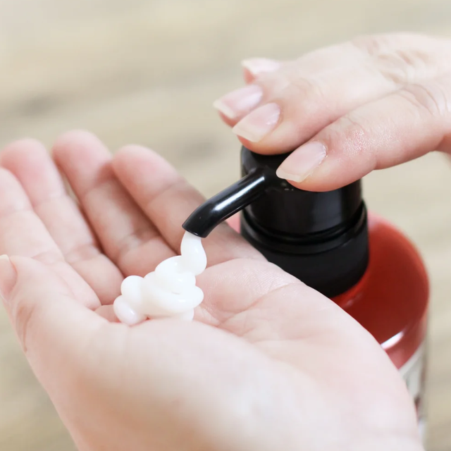 イチゴ シャンプー 果実 保湿 ダメージケア
