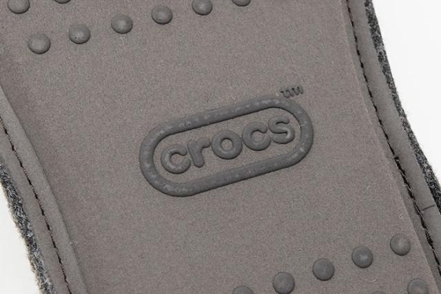 crocsクロックスのサンダル CLASSIC SLIPPER07