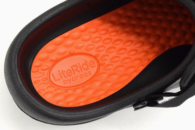 crocsクロックスのサンダル BISTRO PRO LITERIDE CLOG07