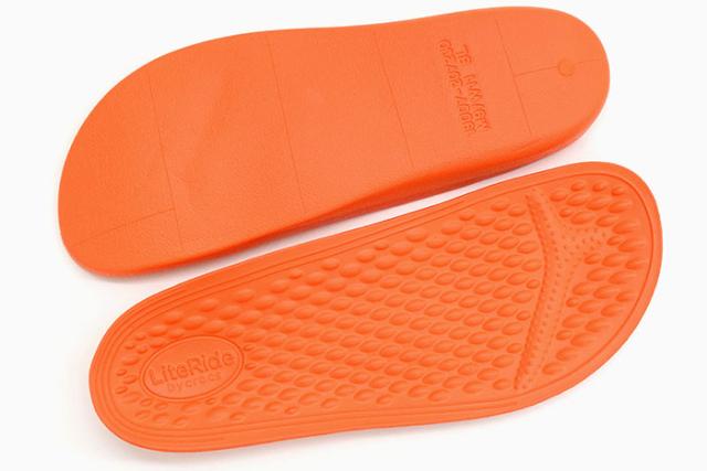 crocsクロックスのスニーカー ON THE CLOCK LITERIDE SLIP ON6