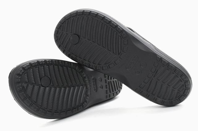 crocsクロックスのサンダル クラシック クロックス フリップ07