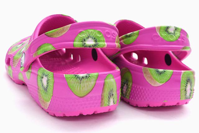 crocsクロックスのサンダル クラシック ハイパー リアル クロッグ03
