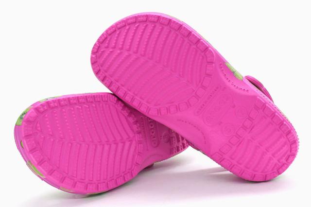 crocsクロックスのサンダル クラシック ハイパー リアル クロッグ07