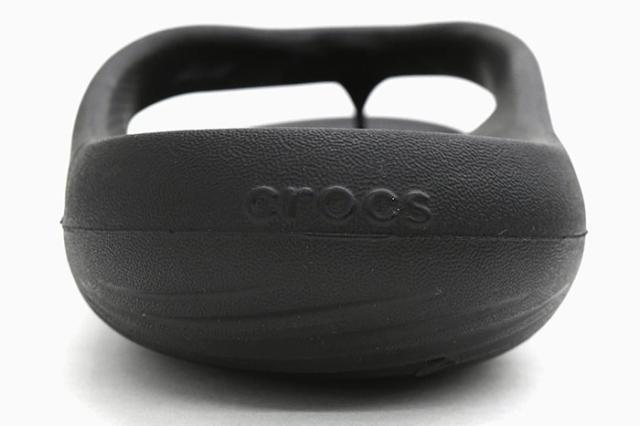 crocsクロックスのサンダル メロウ リカバリー フリップ04