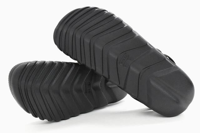 crocsクロックスのサンダル デュエット マックス 2.0 クロッグ07