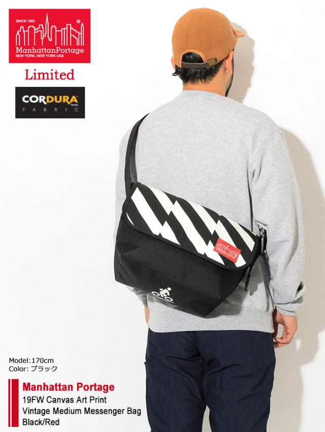 Manhattan Portageマンハッタンポーテージのバッグ 19FW Canvas Art Print Vintage Medium Messenger Bag Black/Red01