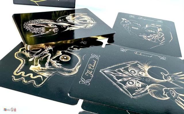 ホワイト・ウィッチ・タロット WHITE WITCH TAROT
