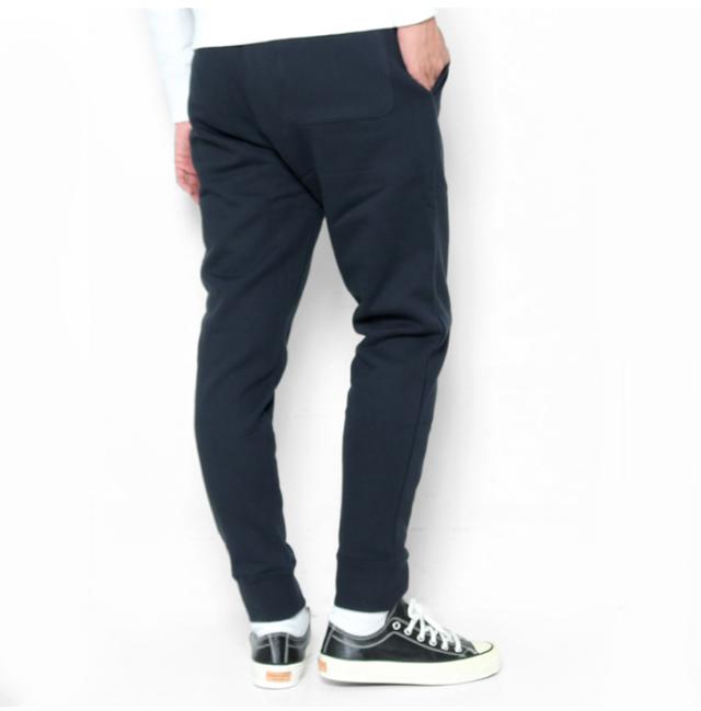 チャンピオン スウェットパンツ 着用画像 ネイビー 後ろ