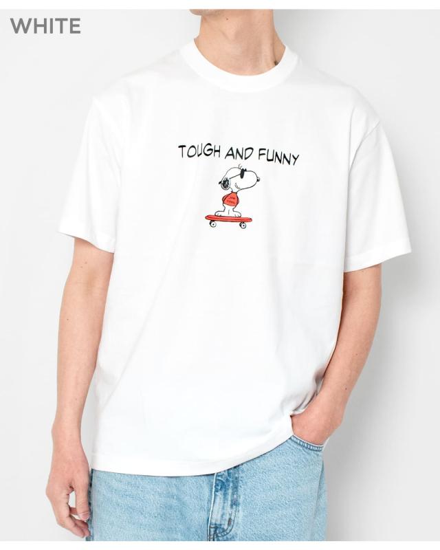 定番の白は一枚できてもシャツのインナーとしても活躍。