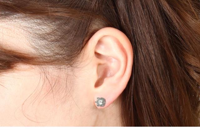 モアサナイト ソリティア ピアス