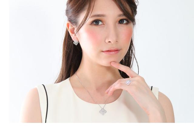 マリリン フラワー ネックレス & ピアス & リング セット