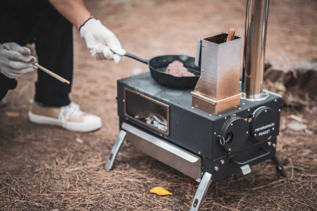 ロケットストーブ キャンプ アウトドア ストーブ 薪ストーブ 薪 たき火 焚火 焚火台 折りたたみ バーベキュー BBQ 家族 ソロ 料理 オシャレ  調理器具 グリル 暖房 暖房器具 コンロ 暖炉 二次燃焼 プレゼント ナナカマド nanakamado なの通販はau PAY マーケット -  雅美良品 