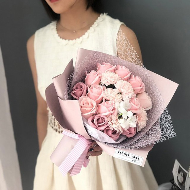 お名前刺繍可能 立ったまま飾れる スタンディング ソープフラワー ブーケ ソープフラワー 造花 花束 アレンジメント ブーケ バラ 石鹸花 枯れない 花誕生 5 Offセール 花 ガーデン Diy工具 花 観葉植物 盆栽 Relxhub Com