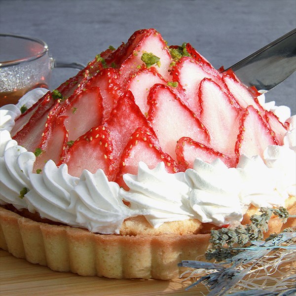 送料無料 ストロベリータルト いちごタルト いちご イチゴ 苺 ケーキ ホールケーキ 5号 15cm ストロベリー タルト 静岡県 紅ほっぺ 冷凍 冷凍ケーキ 洋菓子 スイーツ デザート クリーム ピスタチオ 大きい 大きめ ボリューミー ビッグサイズ お中元 御中元 お返し プレゼント ギフト スイーツ お歳暮 おしゃれ 可愛い 誕生日 バースデー クリスマス お祝い イベント