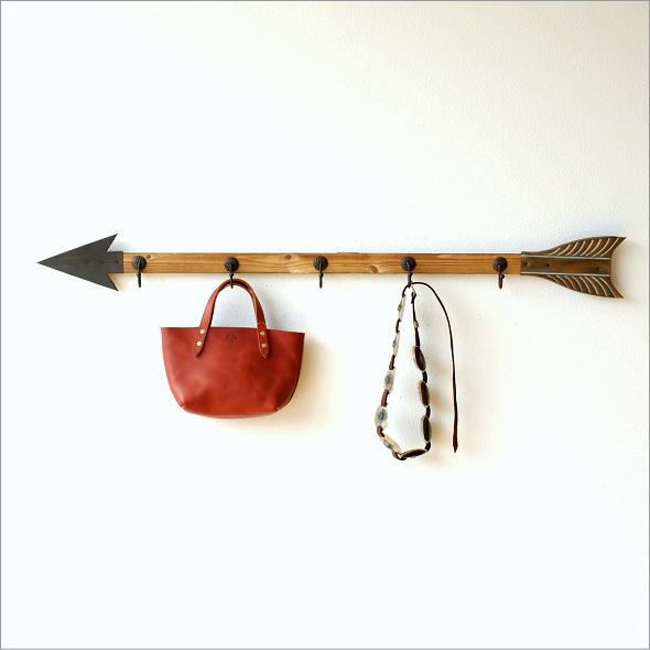 について 壁掛けフック 玄関 デザイン おしゃれ 帽子掛け 矢の壁掛ロングフックの通販はau Pay マーケット ギギliving 商品ロットナンバー ロング ウォールフック 長い 幅122cm 5連 ブリキ 木製 けフック