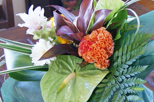 “オリエンタル　花束ブーケ　アンスリューム　モンステラ　秋　旬　送料無料"</td