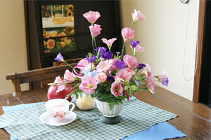 今月のお花　誕生花を贈ろう　送料無料　ネット通販花屋花樹有（かじゅある )