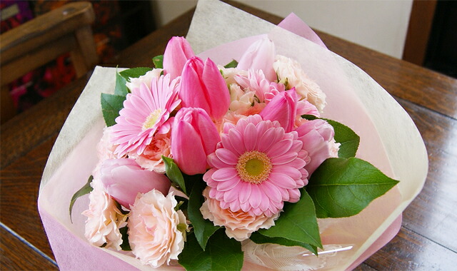 ホワイトデー チューリップ 花瓶のいらない花束