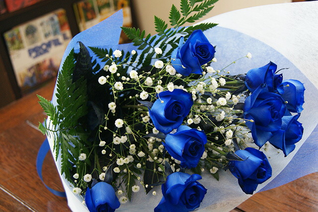 ブルーローズの花束 青バラの花束 全体