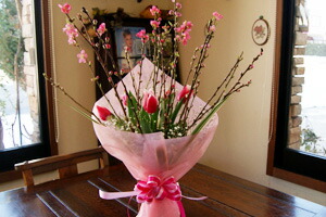 雛祭り 桃とチューリップの花束 花樹有 かじゅある