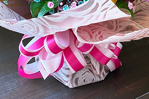 レインボーローズ　薔薇　花束　花瓶のいらない花束