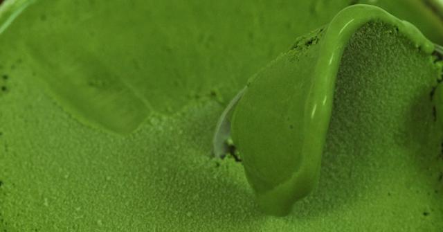 こた？わり抜いた宇治抹茶を贅沢に使用