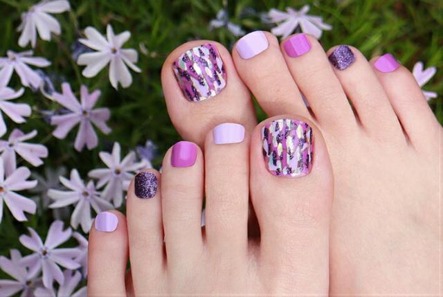 当店人気の限定モデルが再々々入荷 貼るだけ 簡単 ネイルシール フット用 貝殻デザインパープル 夏 ジェルネイルシール ペディキュア 貼るだけ パープル 貝殻 ネイルシ 大特価 Www Theitgroup It