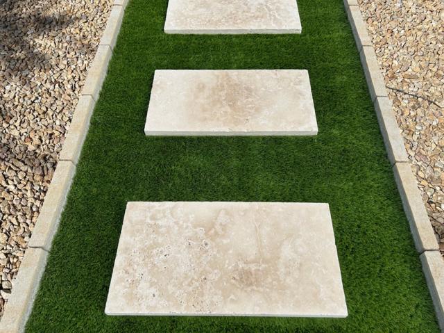 砂利芝生の庭用見切り材