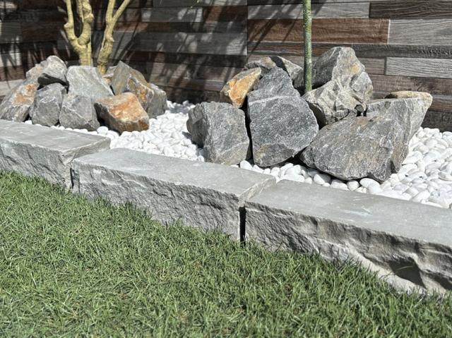 花壇 石 施工例