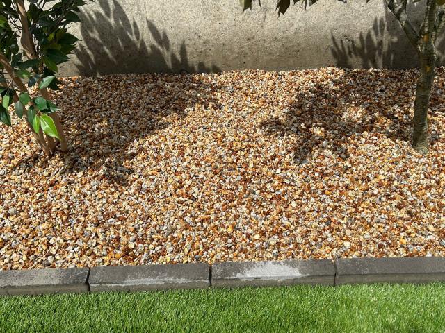 砂利 玉石 洋風 庭 玉砂利