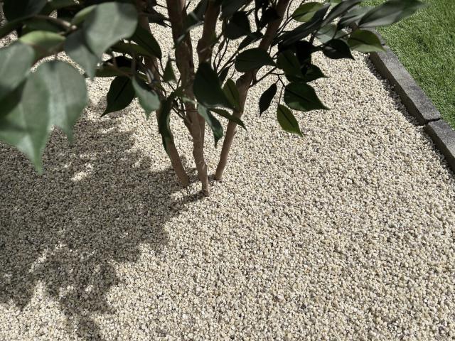 砂利 玉石 洋風 庭 玉砂利