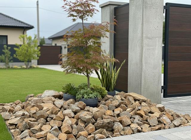 庭石 割栗石の施工写真