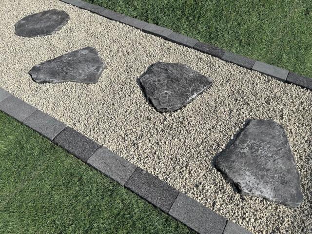 コンクリート製 ステップストーン 飛び石