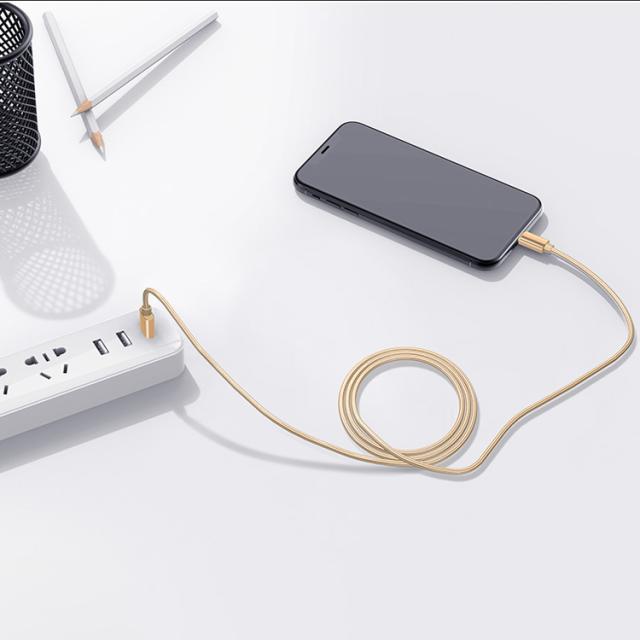 iphone充電ケーブル