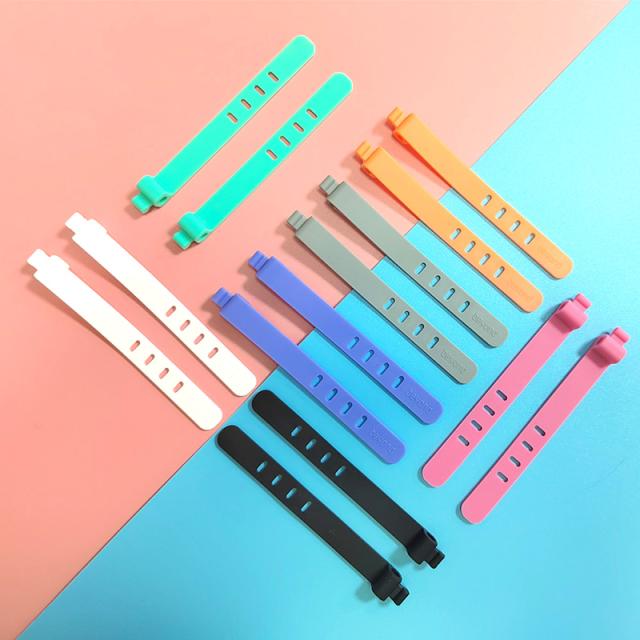 ケーブルクリップ シリコン 5本セット ケーブルバンド コードクリップ ケーブル収納 コードホルダー ケーブル まとめる