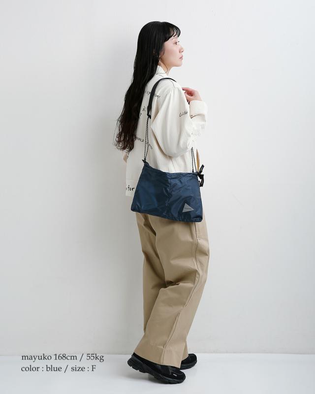 and wanderシル サコッシュ sil sacoche 574-5975213